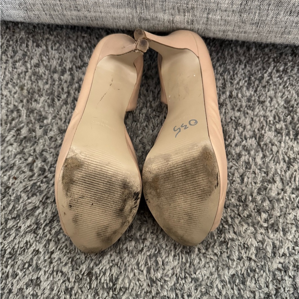 Nude Heels - Nine West size 8 - Picture 4 of 14